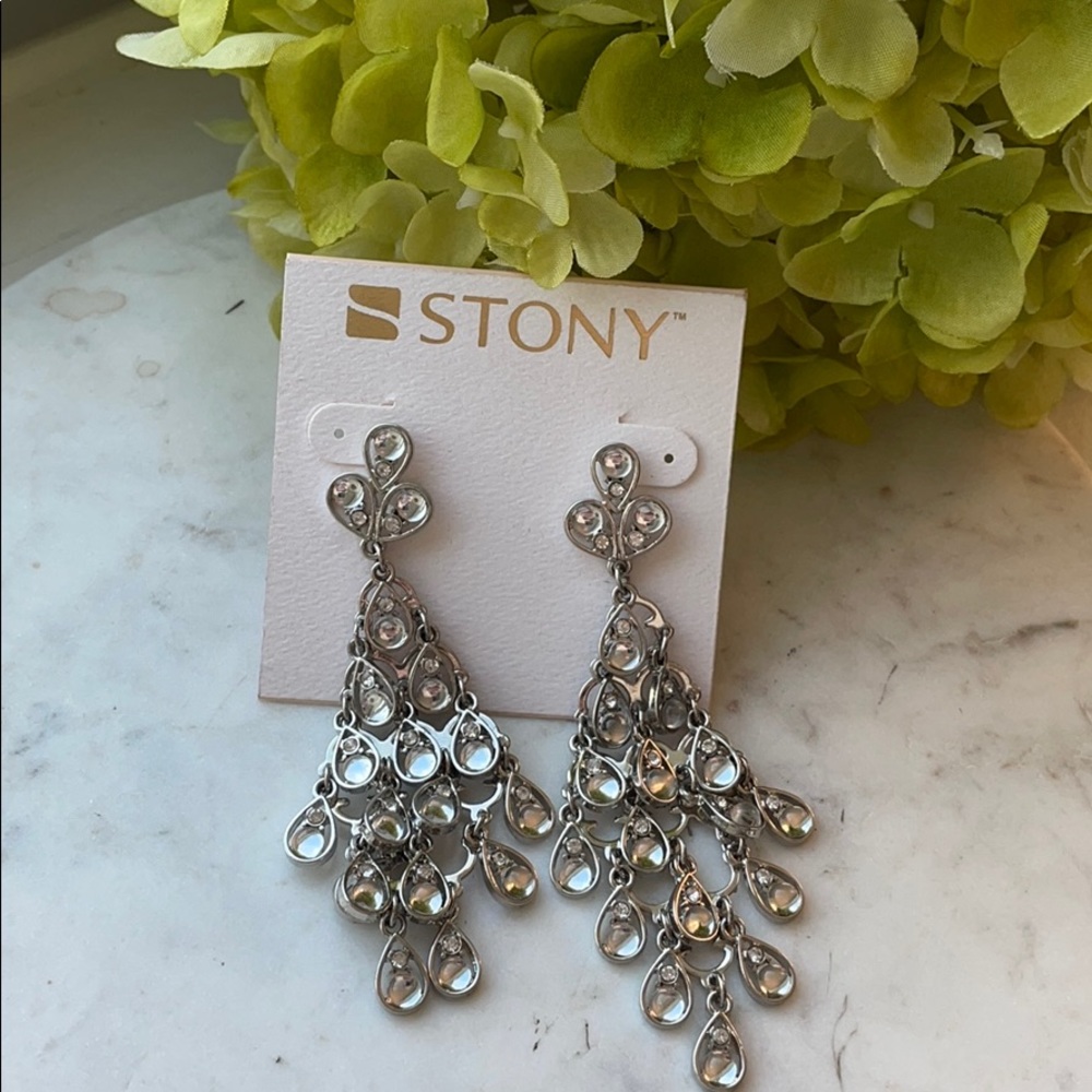 Beautiful Silver Chandelier Earrings NWT